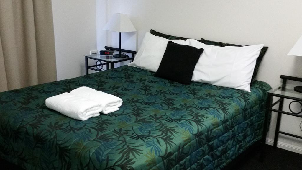Port Denison Motor Inn ボーエン エクステリア 写真